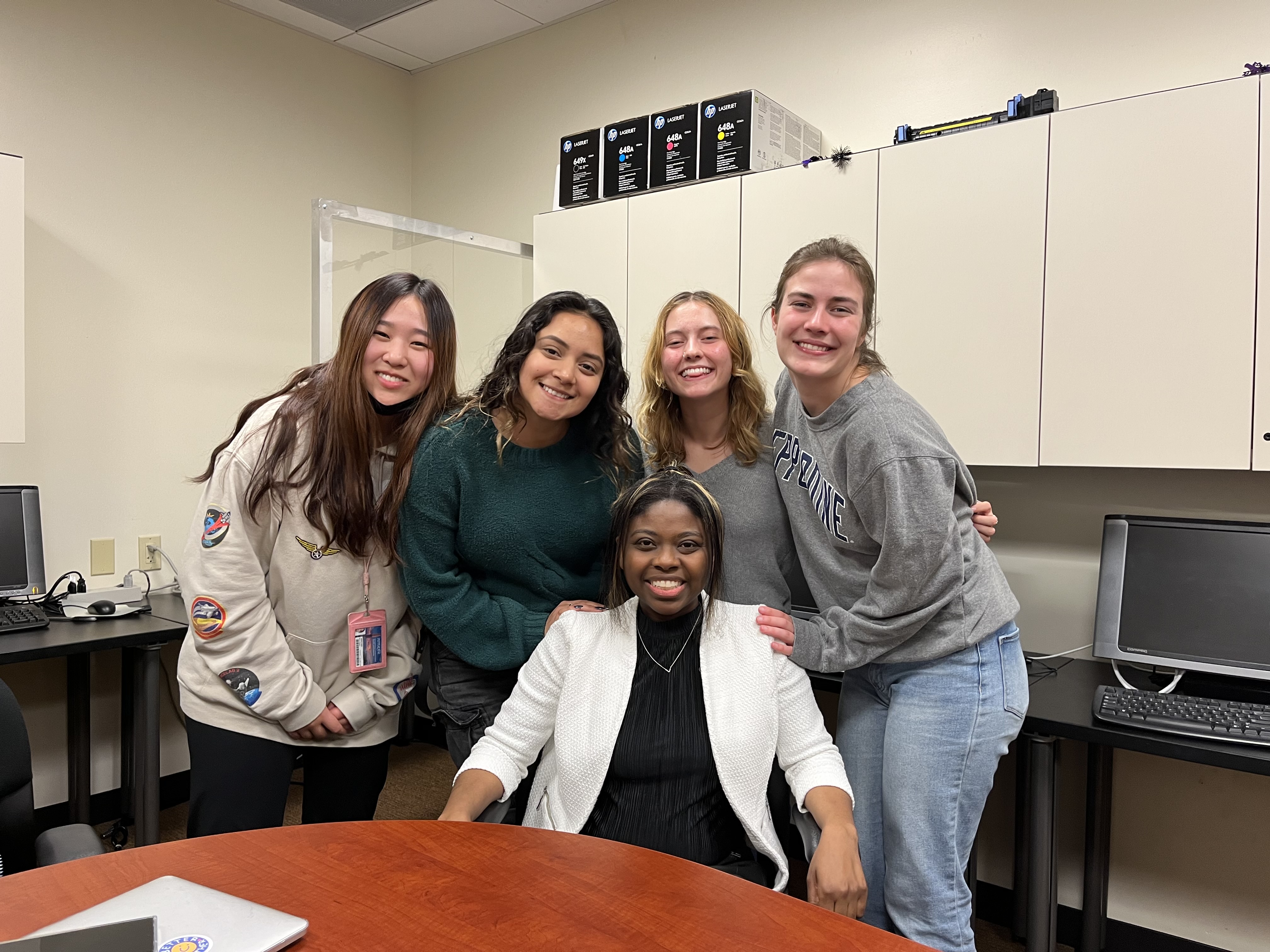 LabPictureSpring2023Use